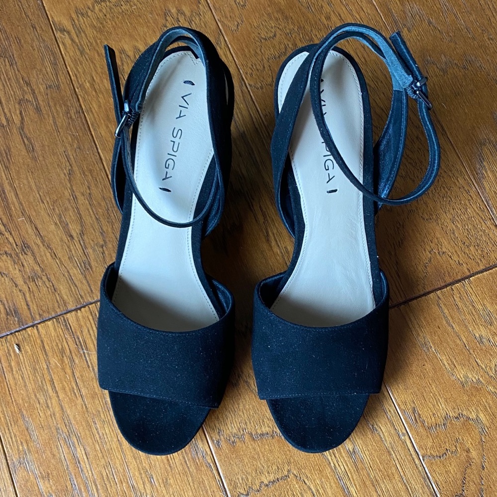 V-Piper, Black Suede Heels